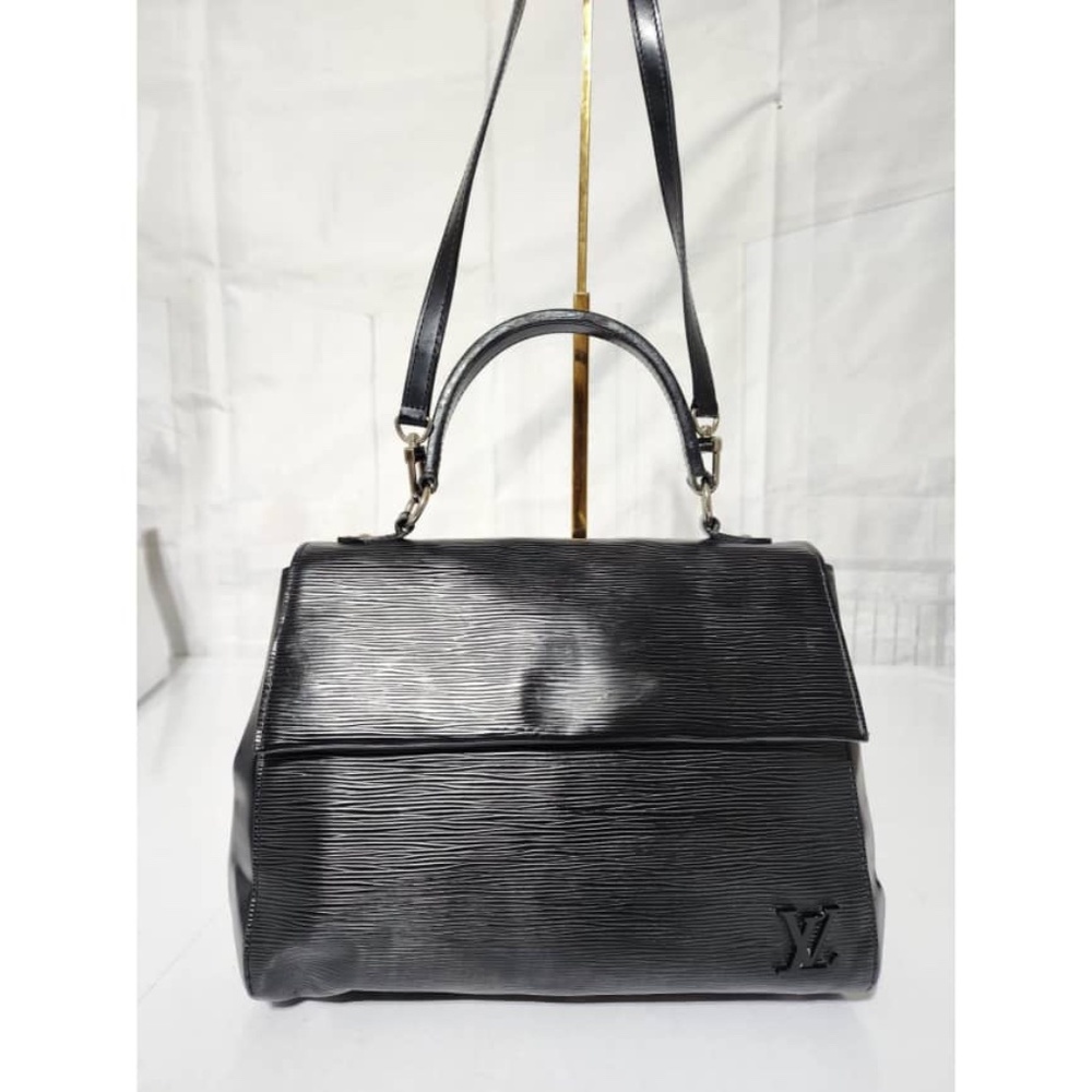 Authentic LOUIS VUITTON Epi Leather Cluny Satchel Bag Black - Picture 8 of 15